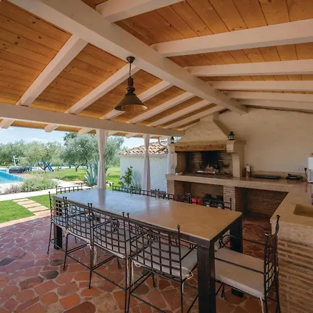 Experience By Interhome * Tar-Vabriga
