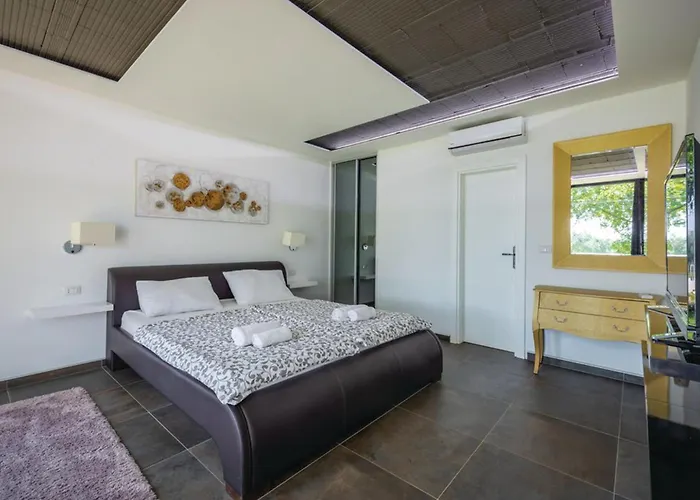 Experience By Interhome * Tar-Vabriga